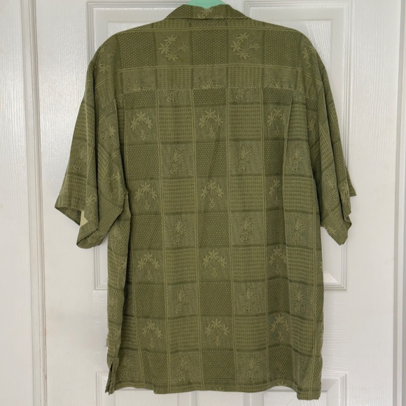 Tommy Bahama Silk Shirt Men's L Olive Green Palm Trees Pineapples Button Down - Picture 2 of 3
